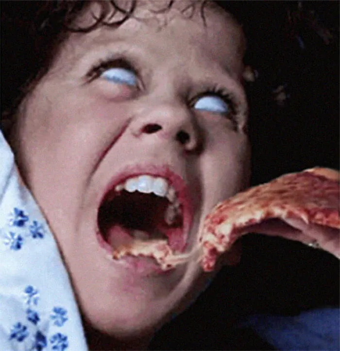 People Photoshop Hot Pizzas Into Horror Movie Scream Scenes And It Somehow Makes Sense (24 Pics)