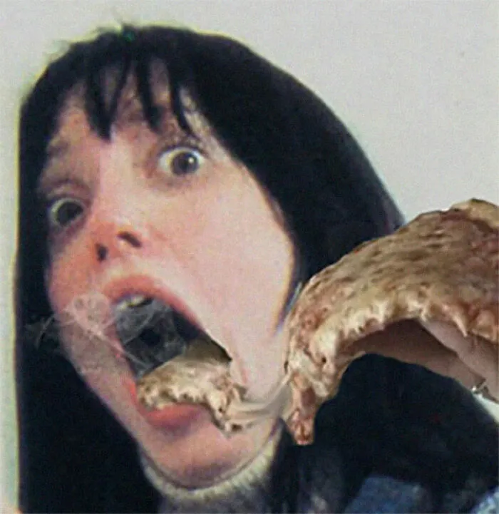 People Photoshop Hot Pizzas Into Horror Movie Scream Scenes And It Somehow Makes Sense (24 Pics)