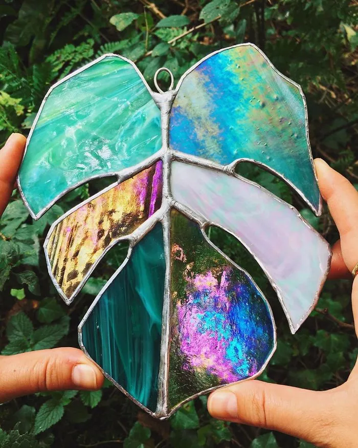 Green Monstera Leaf