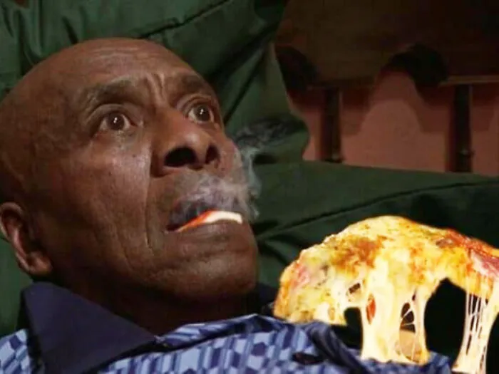People Photoshop Hot Pizzas Into Horror Movie Scream Scenes And It Somehow Makes Sense (24 Pics)