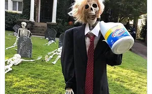 40 Halloween Decorations Of The Year That Are Both Funny And Frightening