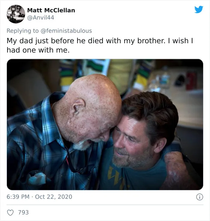 Los trolls dicen que esta foto de Joe Biden con su hijo no es apropiada, y la gente responde con fotos similarles para demostrar que no es así