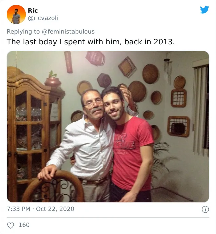 Los trolls dicen que esta foto de Joe Biden con su hijo no es apropiada, y la gente responde con fotos similarles para demostrar que no es así
