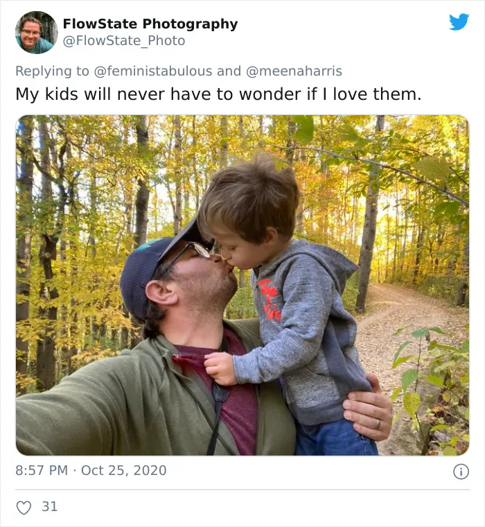 Los trolls dicen que esta foto de Joe Biden con su hijo no es apropiada, y la gente responde con fotos similarles para demostrar que no es así