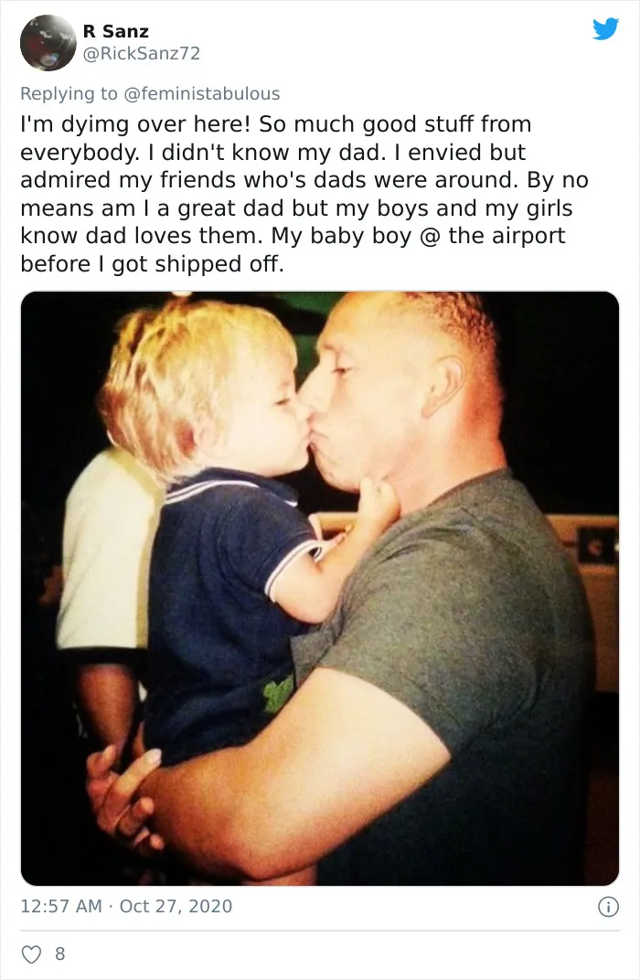 Los trolls dicen que esta foto de Joe Biden con su hijo no es apropiada, y la gente responde con fotos similarles para demostrar que no es así