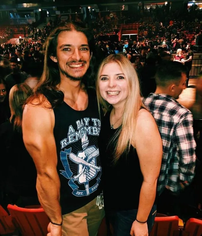 ¿Hermanos o Pareja?