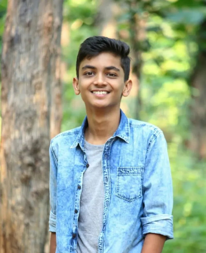 Meet This 16y/O Boy Arpit Deshmukh Who Is On His Way To Complete His Dream Of Making India A Cybercrime Free Country. Founded His Firm  Unsung Crackers At The Very Young Age Of 16.