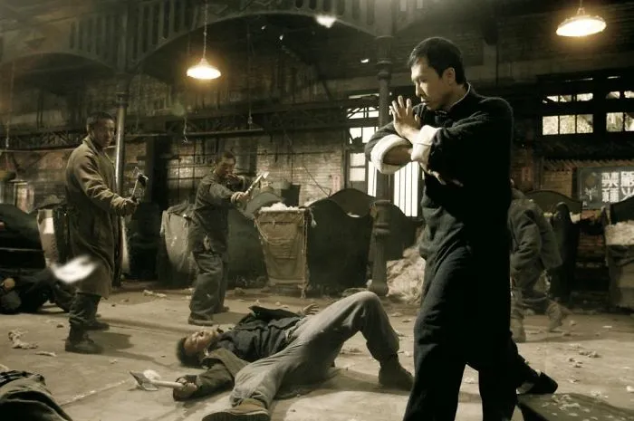 People Share Things That Are Normal In Movies But Not In Real Life, And Here Are 30 Of The Best Insights