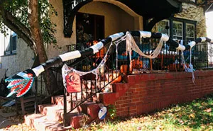 My Wife Was Not Okay With COVID-19 Ruining Her Halloween Plans, So She Built A Beetlejuice-Inspired Monster To Safely Deliver Candy To Trick-Or-Treaters