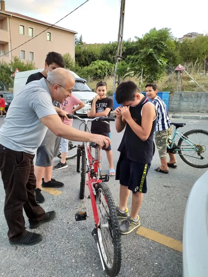 Child, Who Hit My Father's Car, Had An Old Bike With Broken Brakes, So My Father Bought Him A New Bike. I Am So Proud Of My Father