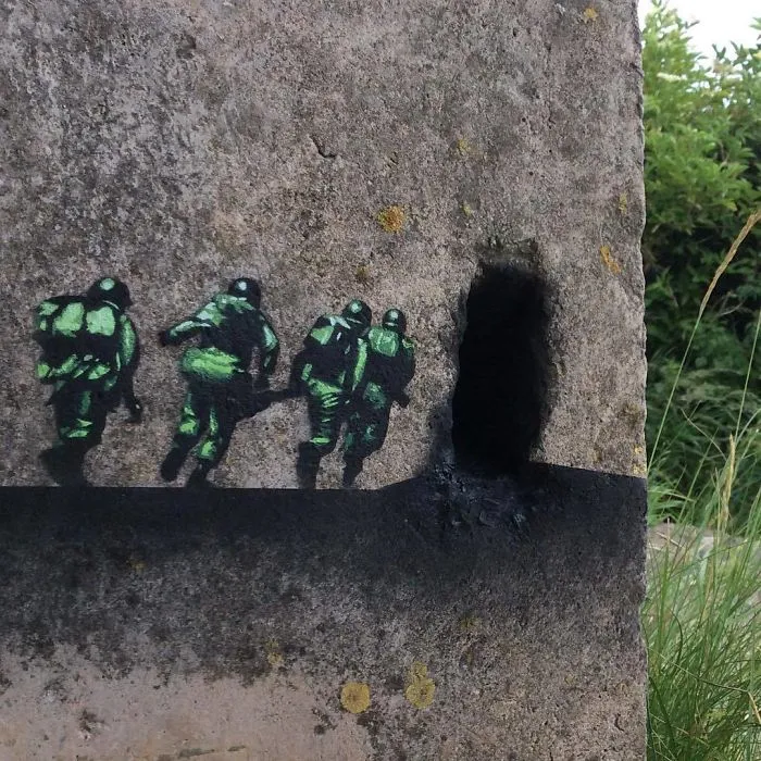 This Artist Creates Graffiti That Interact With Their Surroundings (30 Pics)