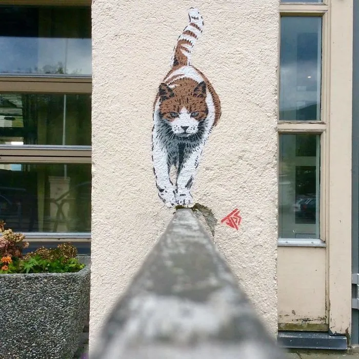 This Artist Creates Graffiti That Interact With Their Surroundings (30 Pics)
