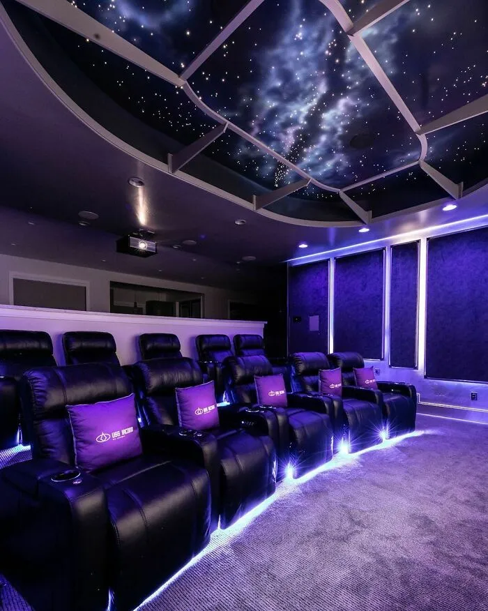 30 Times People Invested And Built Themselves A Totally Cool Home Movie Theater