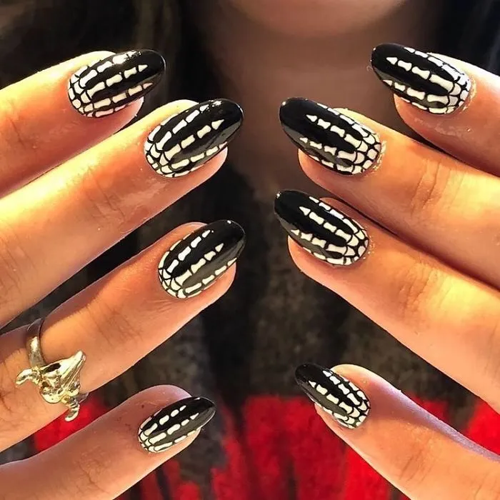 30 Times People 'Nailed' Halloween Nail Art