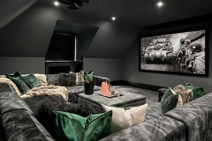30 Times People Invested And Built Themselves A Totally Cool Home Movie Theater