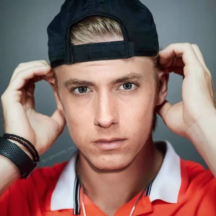Denis Shapovalov + Eminem