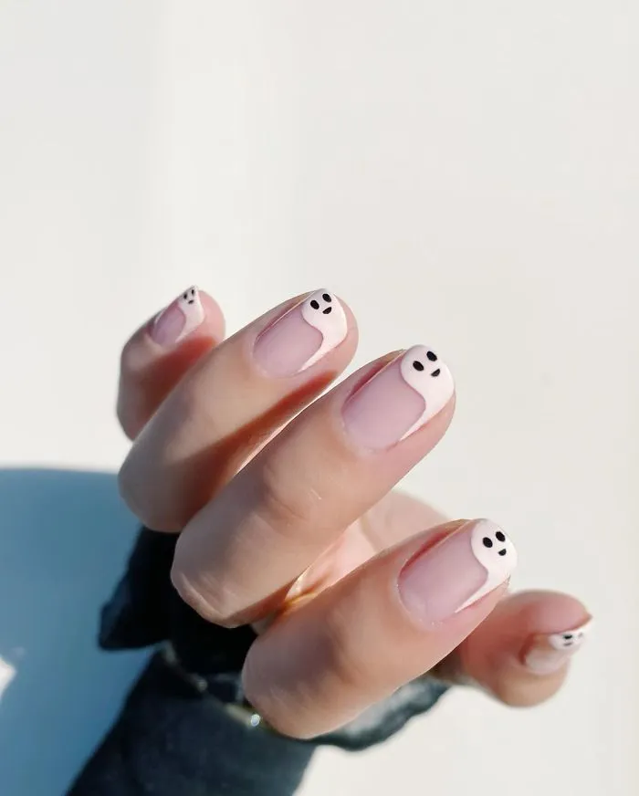 30 Times People 'Nailed' Halloween Nail Art