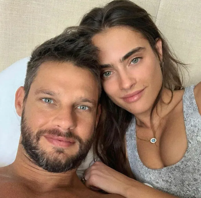 ¿Hermanos o Pareja?