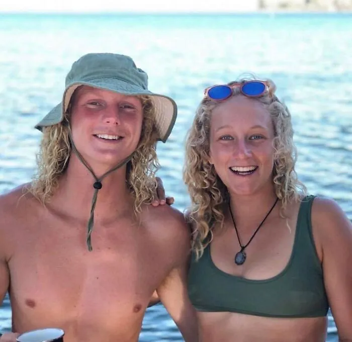 ¿Hermanos o Pareja?