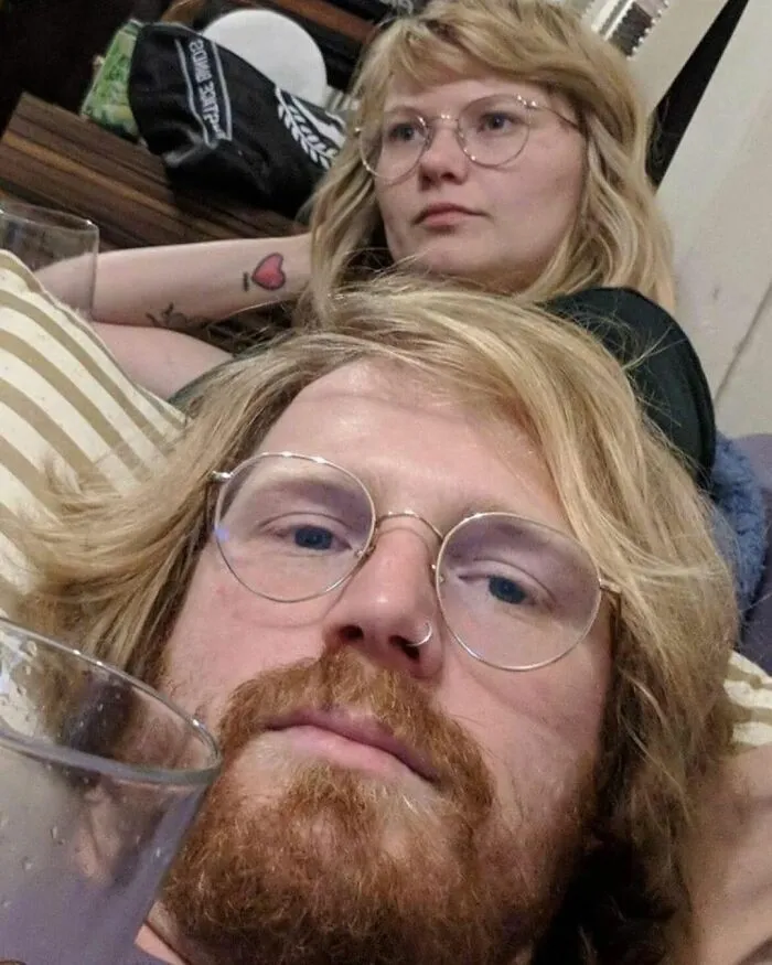 ¿Hermanos o Pareja?