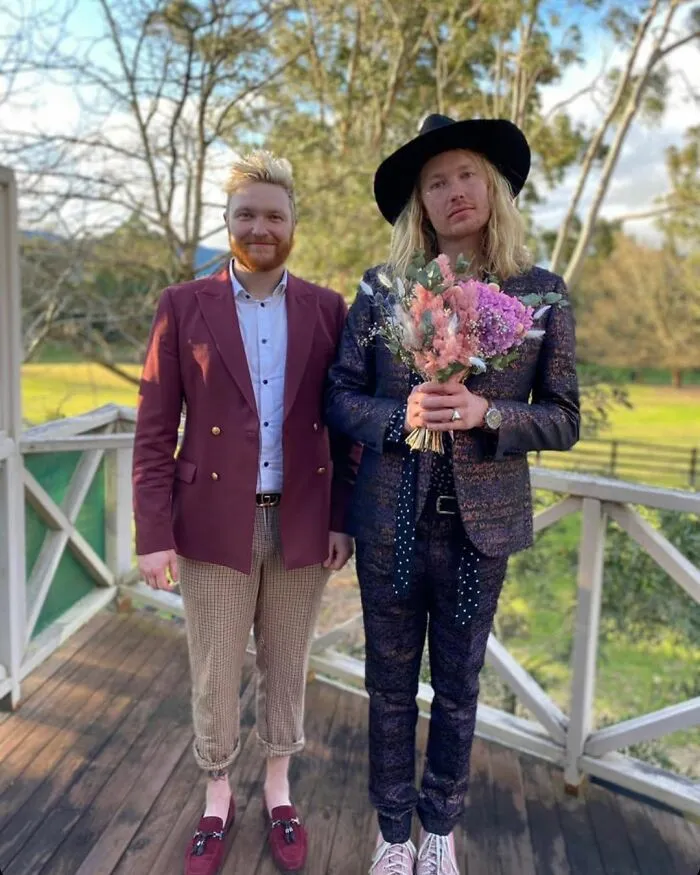 ¿Hermanos o Pareja?