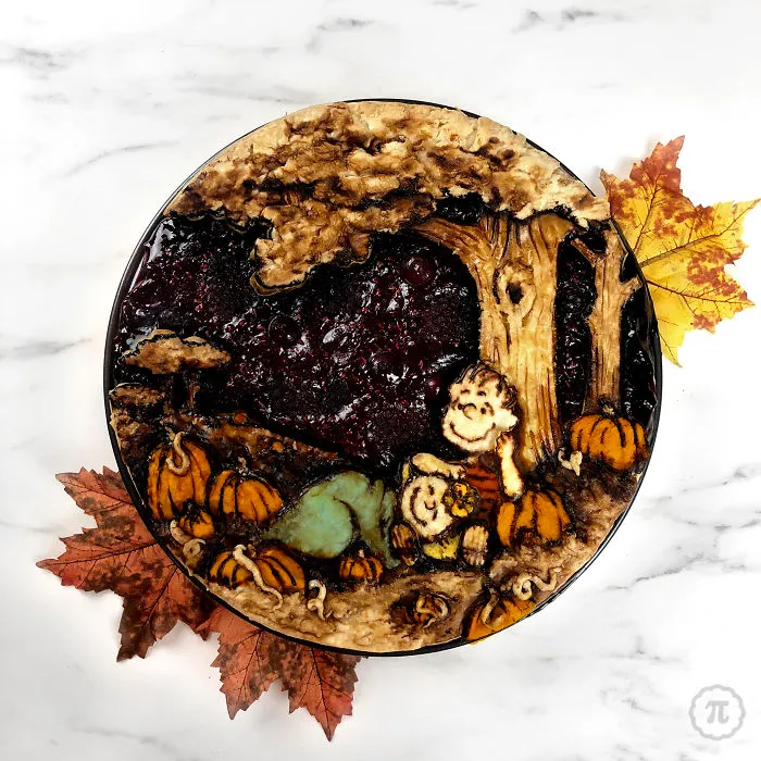 Baker Comes Up With The Spookiest Halloween Pies, And Here Are 29 Of Her Best Ones (New Pics)
