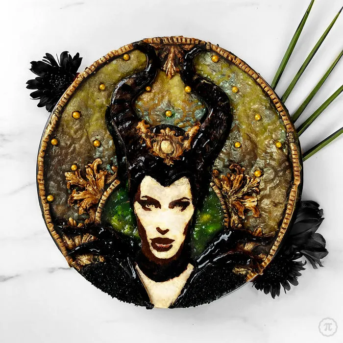 Baker Comes Up With The Spookiest Halloween Pies, And Here Are 29 Of Her Best Ones (New Pics)