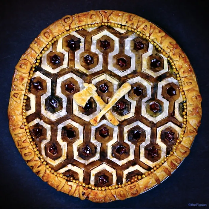 Baker Comes Up With The Spookiest Halloween Pies, And Here Are 29 Of Her Best Ones (New Pics)