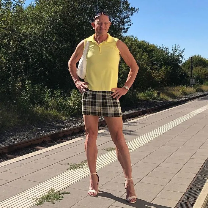 Las faldas y tacones no son solo para mujeres, y este hombre lo demuestra perfectamente (30 fotos)