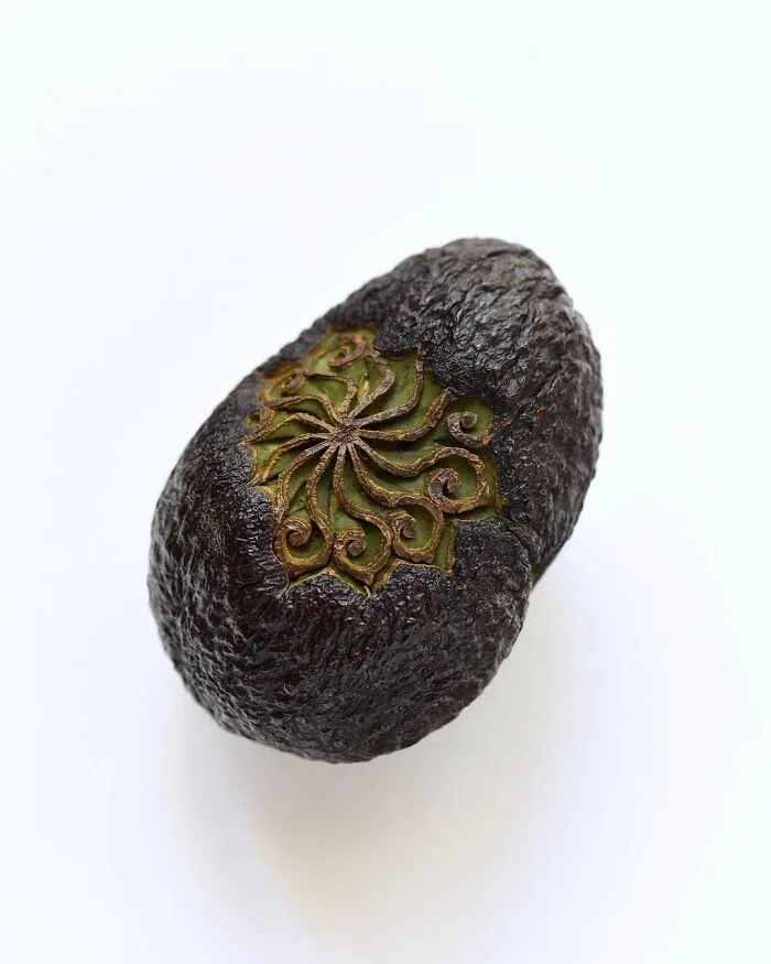 Artist Creates Beautiful Patterns On Fruits And Vegetables By Hand-Carving Intricate Designs