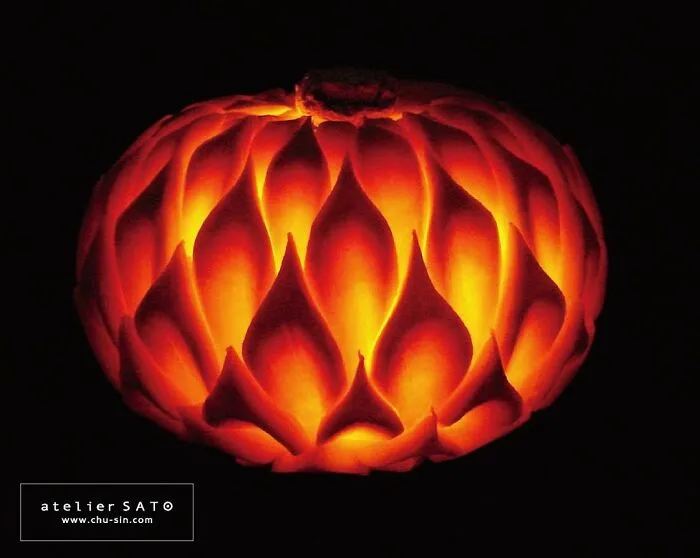 Artist Creates Beautiful Patterns On Fruits And Vegetables By Hand-Carving Intricate Designs