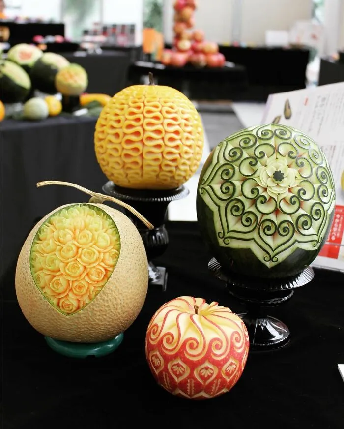 Artist Creates Beautiful Patterns On Fruits And Vegetables By Hand-Carving Intricate Designs