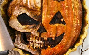 Baker Comes Up With The Spookiest Halloween Pies, And Here Are 29 Of Her Best Ones (New Pics)