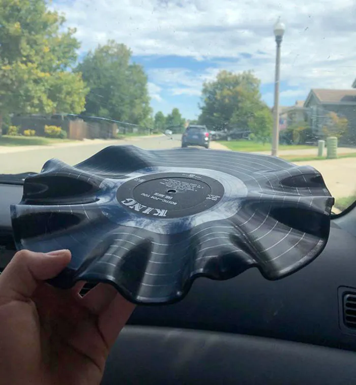 Si dejas un vinilo en el coche cuando hace calor