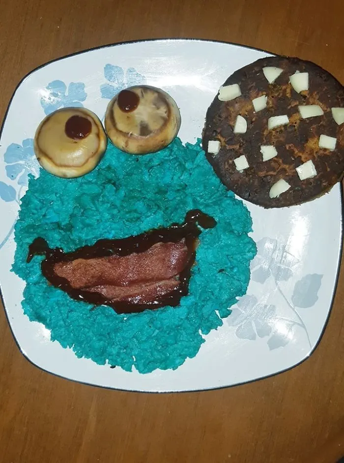 30 Of The Most Iconic Plates From The "Rate My Plate" Facebook Group