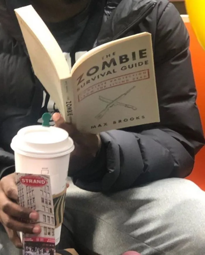 30 Times Commuters Saw Others Reading Such Strange Books While On The Subway, They Just Had To Document It