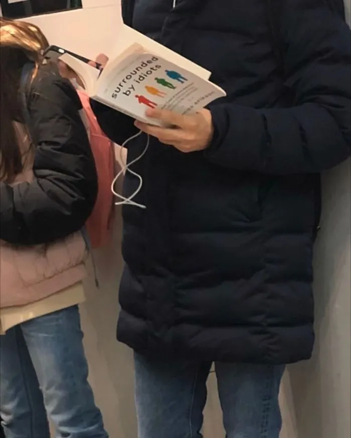 30 Times Commuters Saw Others Reading Such Strange Books While On The Subway, They Just Had To Document It