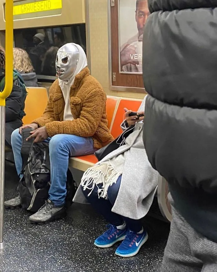 This Instagram Page Is Posting The Most Ridiculous Corona Masks Spotted On The Subway (37 Pics)