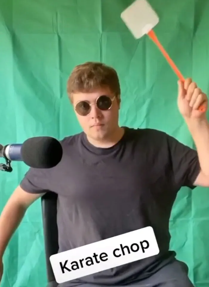 30 Movie Sound Effects Recreated Using Simple Household Objects By A Foley Artist On TikTok