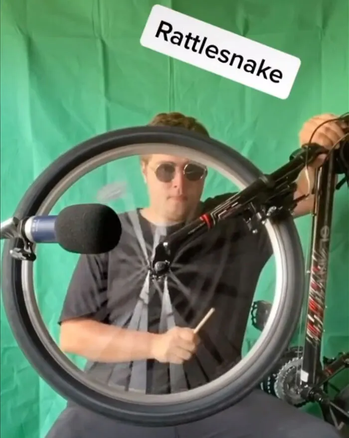 30 Movie Sound Effects Recreated Using Simple Household Objects By A Foley Artist On TikTok