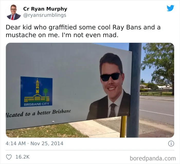 Querido niño que me ha pintado unas Rayban y bigote. No estoy enfadado