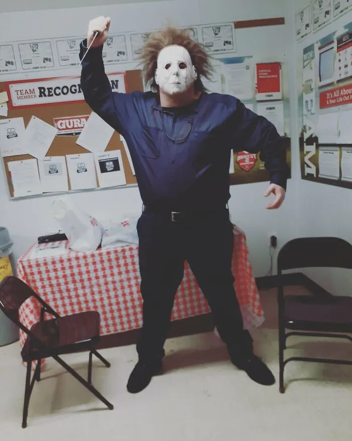 Vine de Mike Myers al trabajo y me quedé solo