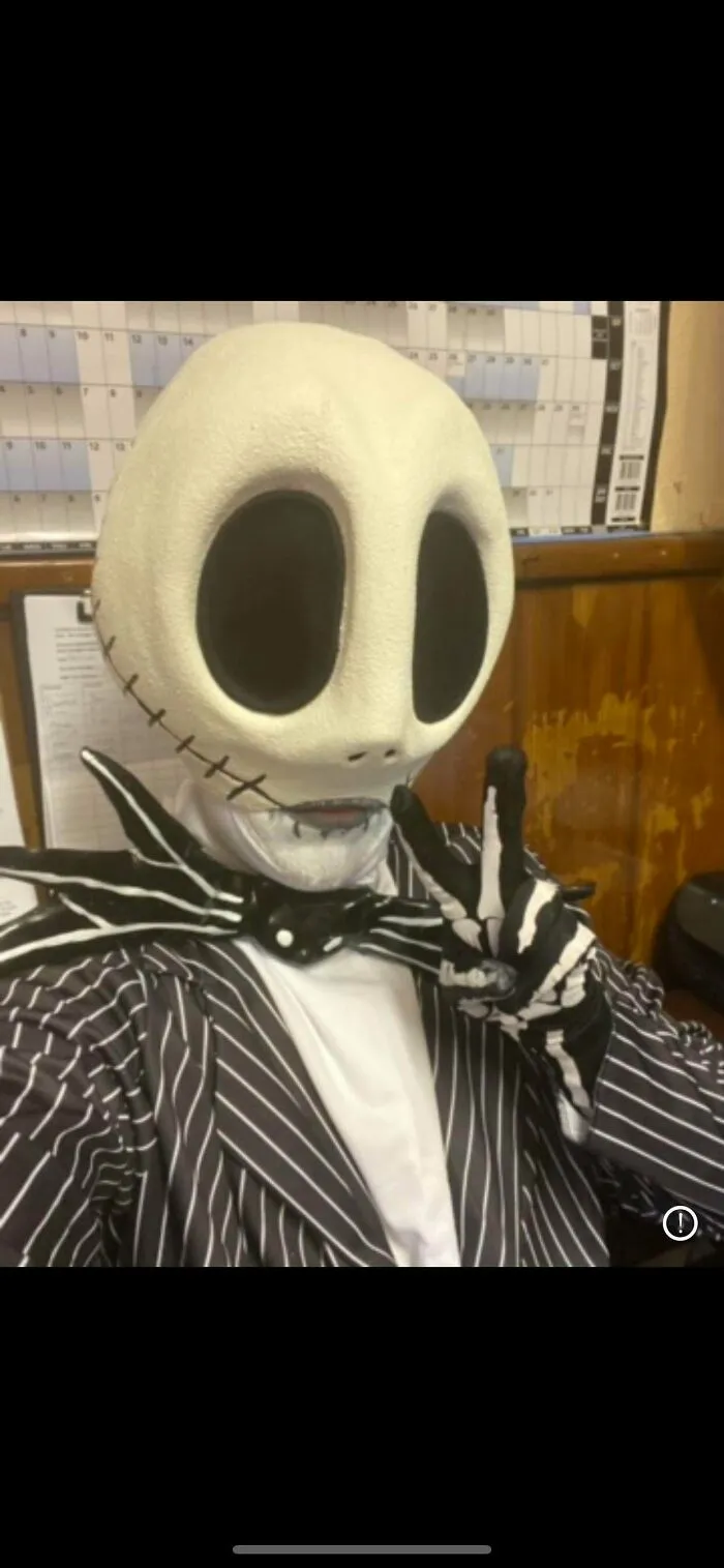 He venido así yo solo a la oficina
