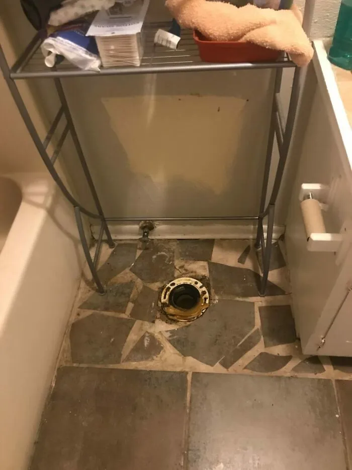 I Split Up With My Boyfriend Yesterday. I Fell Asleep While He Was Packing And He Stole My Toilet