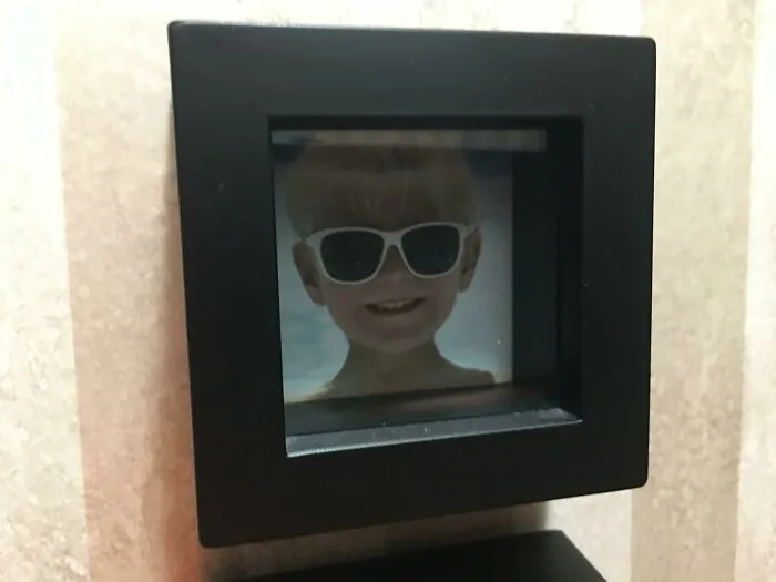 Acabo de descubrir que este no soy yo. Mis padres nunca sacaron la foto de muestra y ha estado ahí como diez años