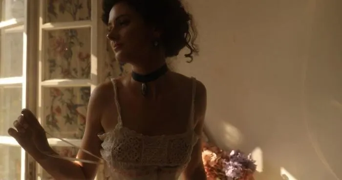 This Young Woman Dresses Like It’s The 19th Century Every Day (40 Pics)