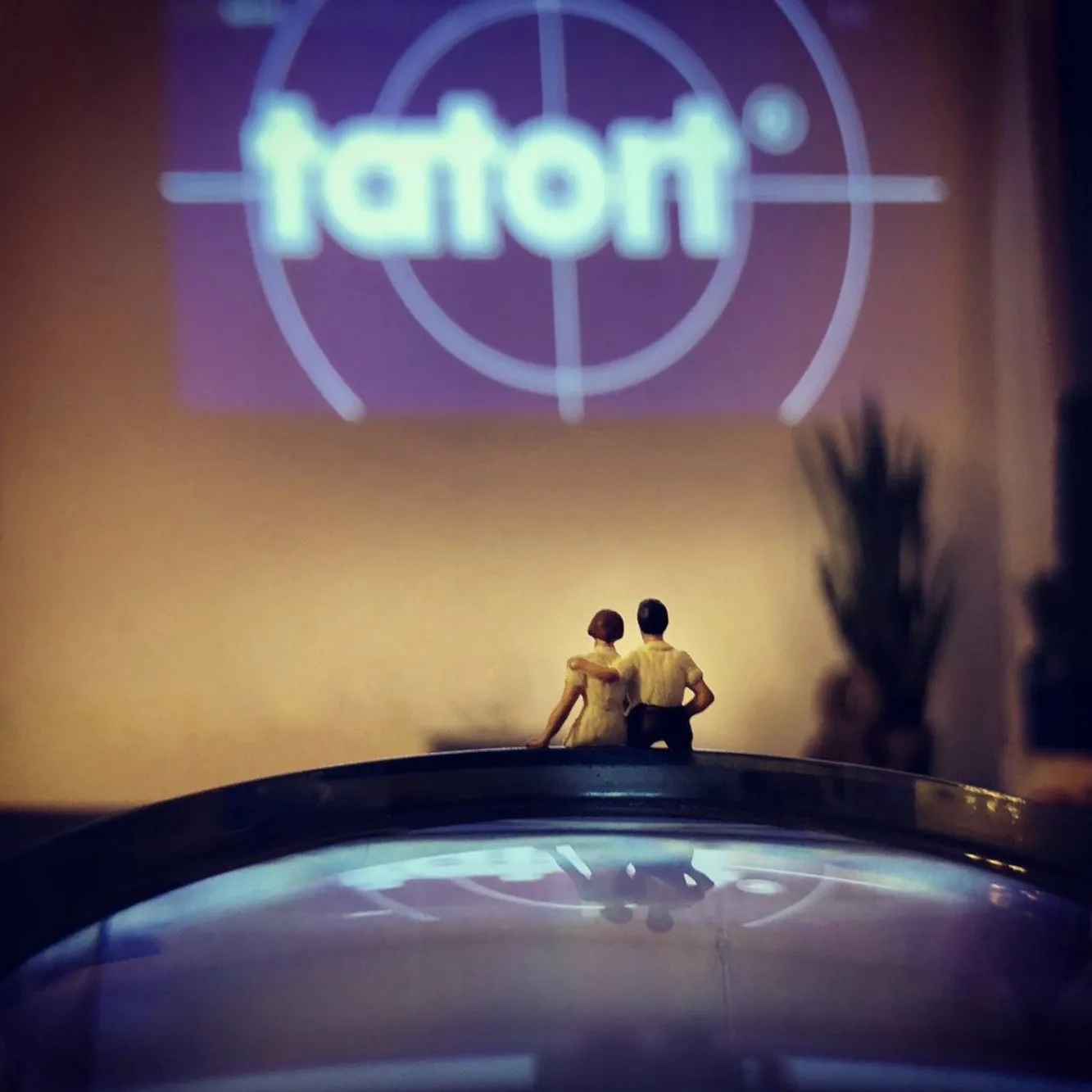 While In Quarantine, I Created A «home Office» Series With Miniature Model-Railway Figures