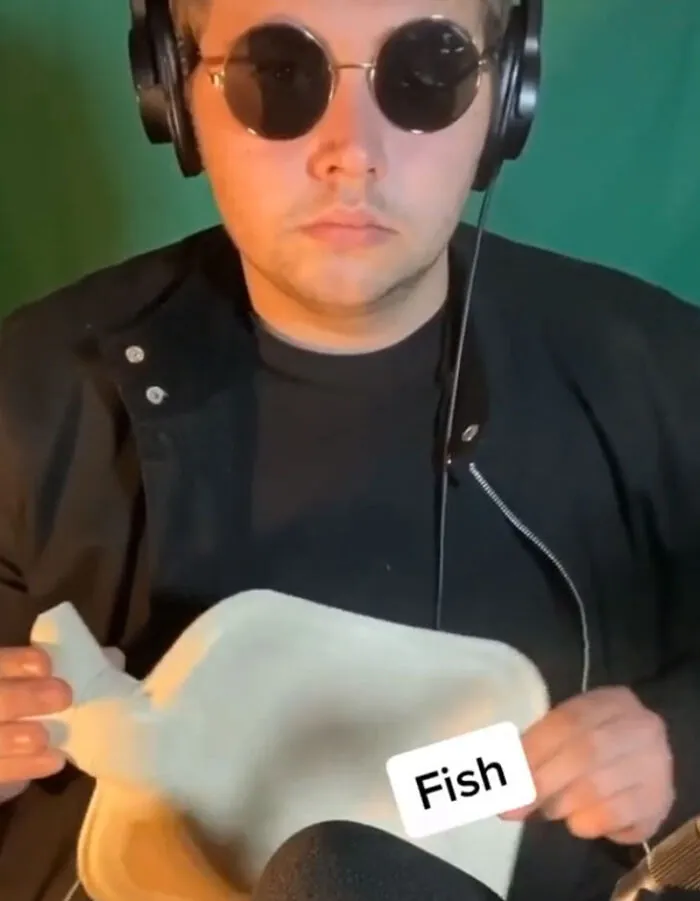 30 Movie Sound Effects Recreated Using Simple Household Objects By A Foley Artist On TikTok