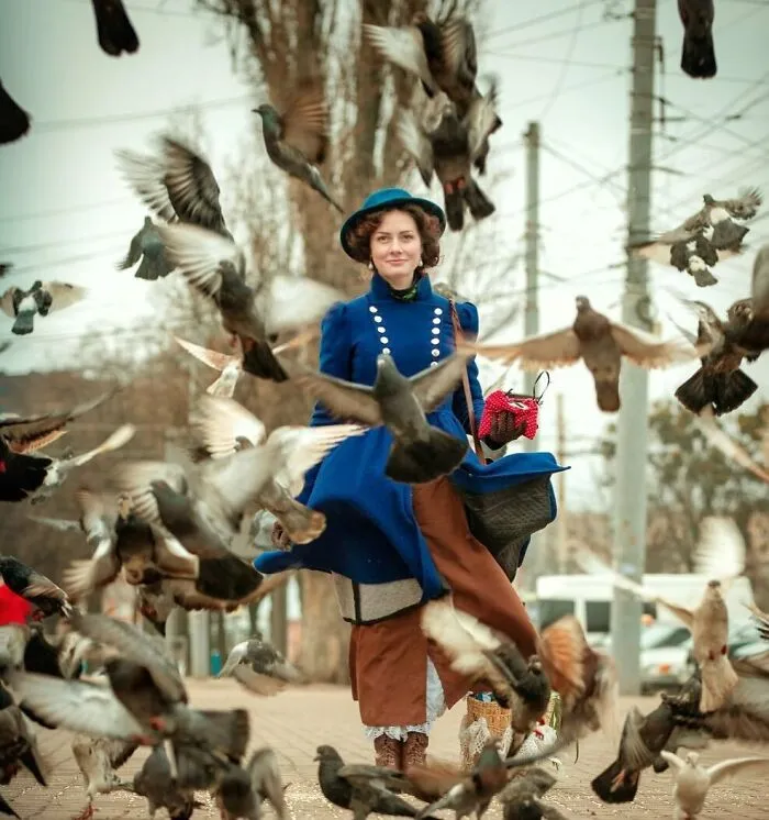 This Young Woman Dresses Like It’s The 19th Century Every Day (40 Pics)