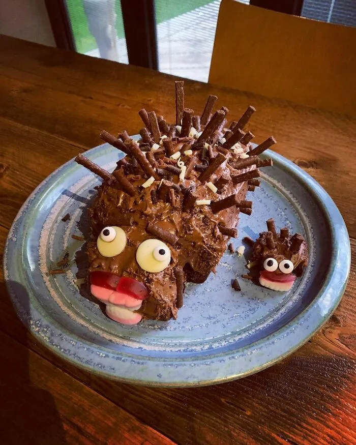 30 Times People Tried Their Hand At Making Hedgehog Cakes But Failed Miserably